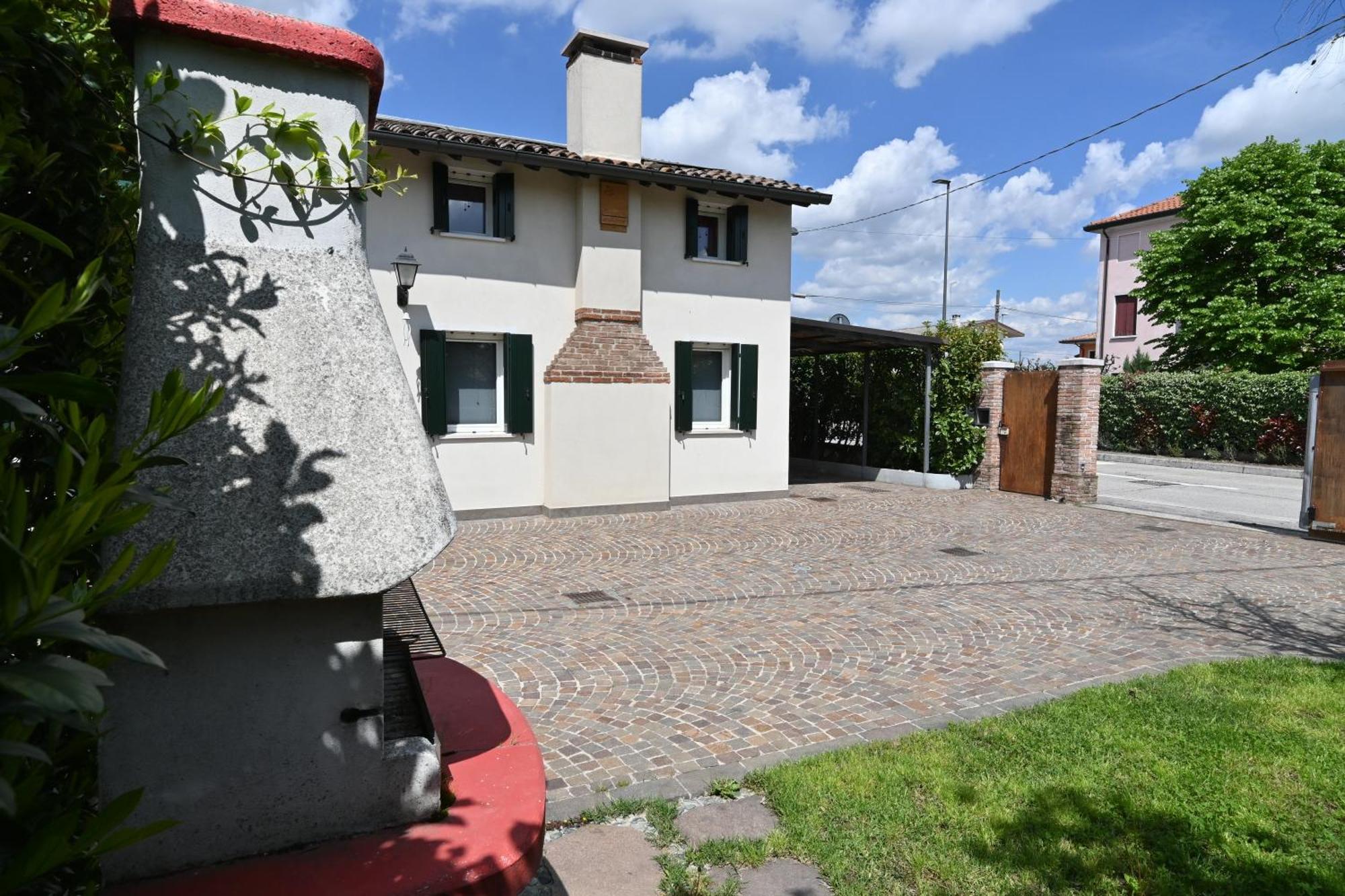 Ca Centosa Artistic House Villa Storica Ristrutturata Con Patio E Giardino Cittadella Exterior photo